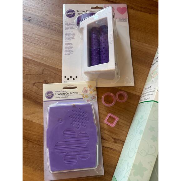 Fondant Cake Decorating Lot Emboss Cut Press Books - Picture 4 of 10